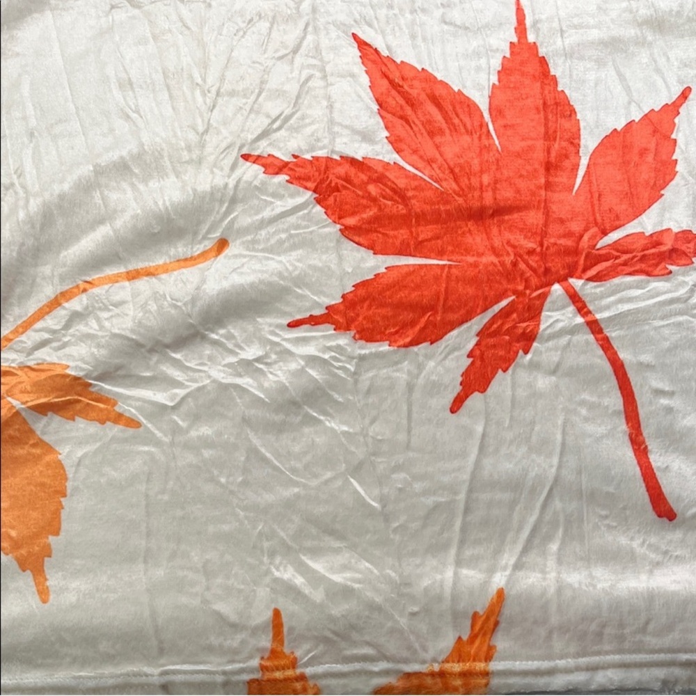 Leaf Throw Blanket NWOT - Picture 2 of 4